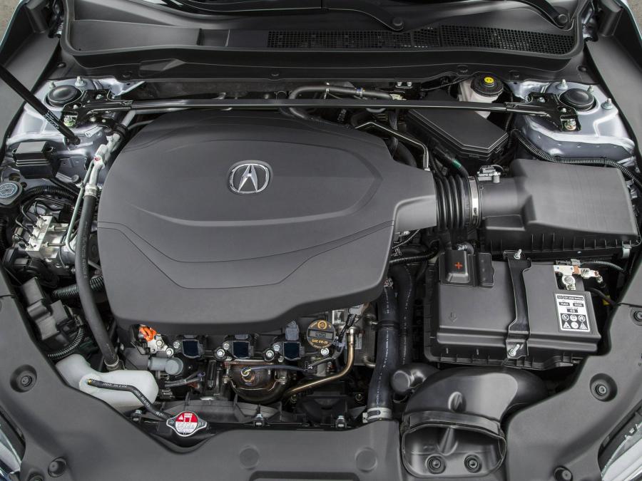 Моторный отсек Acura TLX 3.5L V6 SH-AWD 2015 года  (фото 36 из 91)